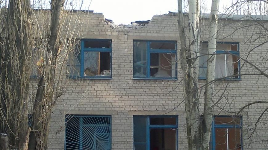 За сутки в Авдеевке 2 человека убиты, 13 получили ранения (фото) - фото 3