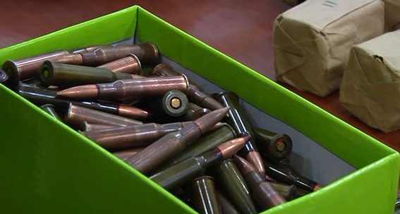 Военнослужащий из Кривого Рога пытался продать боевые гранаты из зоны АТО (ФОТО, ВИДЕО) (фото) - фото 1 Военнослужащий из Кривого Рога пытался продать боевые гранаты из зоны АТО (ФОТО, ВИДЕО) (фото) - фото 1