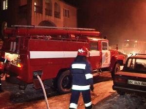 Щоб погасити пожежу біля Львова довелось залучили 24 вогнеборці (ФОТО+ВІДЕО) (фото) - фото 2 Щоб погасити пожежу біля Львова довелось залучили 24 вогнеборці (ФОТО+ВІДЕО) (фото) - фото 2