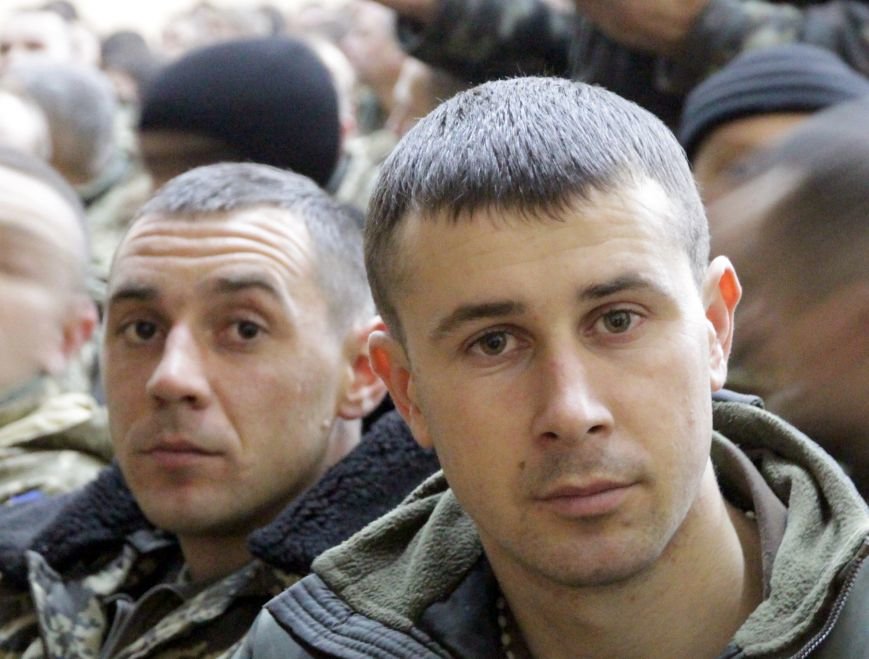 У Львові зустріли 300 десантників, які повернулись додому (ФОТОРЕПОРТАЖ) (фото) - фото 30 У Львові зустріли 300 десантників, які повернулись додому (ФОТОРЕПОРТАЖ) (фото) - фото 30