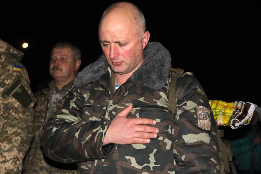 У Львові зустріли 300 десантників, які повернулись додому (ФОТОРЕПОРТАЖ) (фото) - фото 2 У Львові зустріли 300 десантників, які повернулись додому (ФОТОРЕПОРТАЖ) (фото) - фото 2