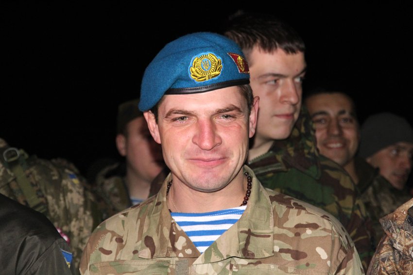 У Львові зустріли 300 десантників, які повернулись додому (ФОТОРЕПОРТАЖ) (фото) - фото 7 У Львові зустріли 300 десантників, які повернулись додому (ФОТОРЕПОРТАЖ) (фото) - фото 7