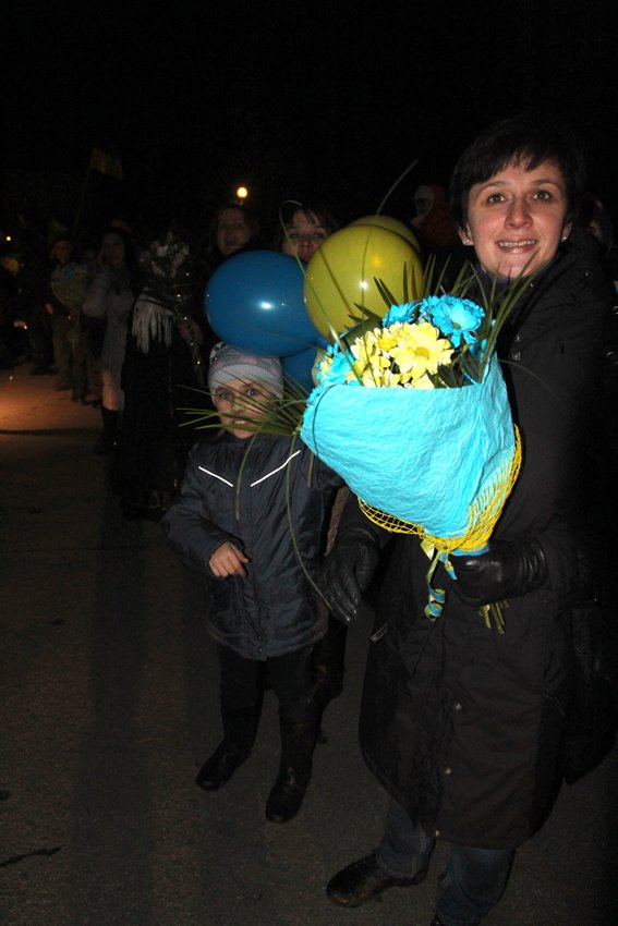 У Львові зустріли 300 десантників, які повернулись додому (ФОТОРЕПОРТАЖ) (фото) - фото 22 У Львові зустріли 300 десантників, які повернулись додому (ФОТОРЕПОРТАЖ) (фото) - фото 22