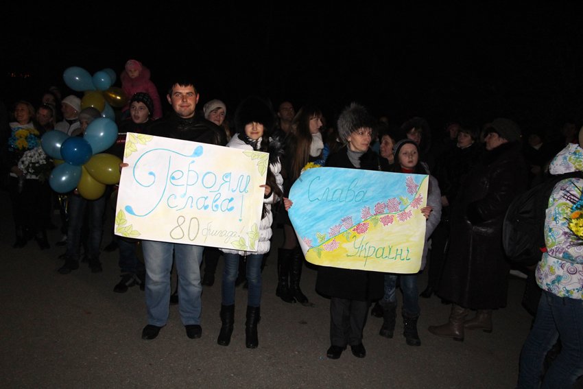 У Львові зустріли 300 десантників, які повернулись додому (ФОТОРЕПОРТАЖ) (фото) - фото 28 У Львові зустріли 300 десантників, які повернулись додому (ФОТОРЕПОРТАЖ) (фото) - фото 28