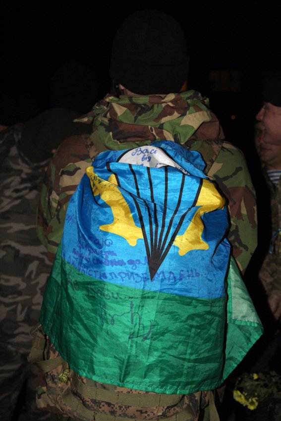 У Львові зустріли 300 десантників, які повернулись додому (ФОТОРЕПОРТАЖ) (фото) - фото 11 У Львові зустріли 300 десантників, які повернулись додому (ФОТОРЕПОРТАЖ) (фото) - фото 11
