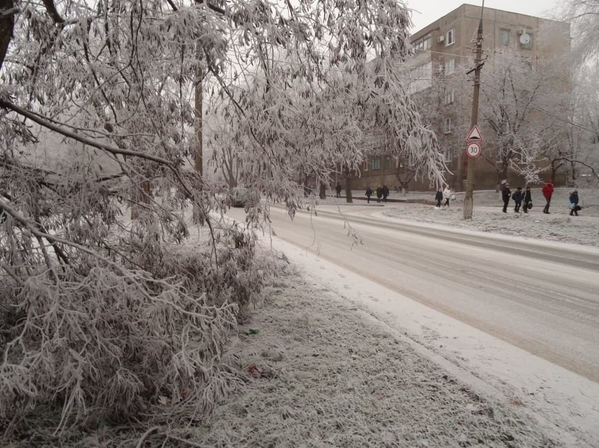 В Мариуполе снова объявлено штормовое предупреждение (ФОТО) (фото) - фото 1 В Мариуполе снова объявлено штормовое предупреждение (ФОТО) (фото) - фото 1
