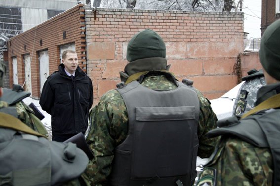 В Авдеевку направлен новый сводный отряд управления милиции Донецкой области (фото) - фото 1 В Авдеевку направлен новый сводный отряд управления милиции Донецкой области (фото) - фото 1
