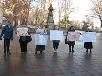 Под стенами мэрии одесситы протестовали против вырубки парков (ФОТО) (фото) - фото 1 Под стенами мэрии одесситы протестовали против вырубки парков (ФОТО) (фото) - фото 1