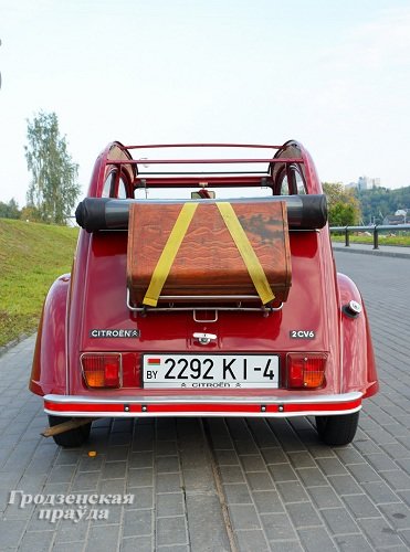 Гродненец приобрел ретро-автомобиль «Ситроен» 2CV для своей коллекц... Гродненец приобрел ретро-автомобиль «Ситроен» 2CV для своей коллекции (Фото) (фото) - фото 5