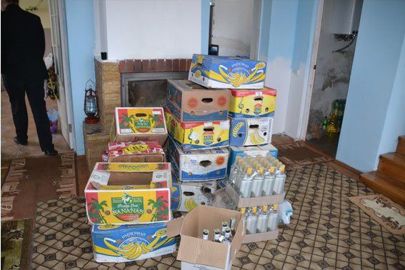 Випивайте обережно: на Львівщині накрили підпільні цехи, які виготовляли горілку у промислових масштабах (ФОТОРЕПОРТАЖ) (фото) - фото 4 Випивайте обережно: на Львівщині накрили підпільні цехи, які виготовляли горілку у промислових масштабах (ФОТОРЕПОРТАЖ) (фото) - фото 4