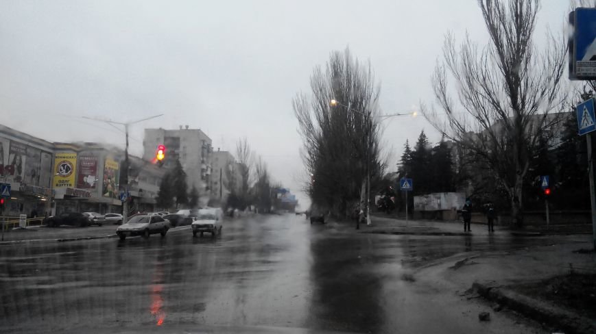 Кому в Краматорске светят днем фонари? (фото) - фото 1 Кому в Краматорске светят днем фонари? (фото) - фото 1