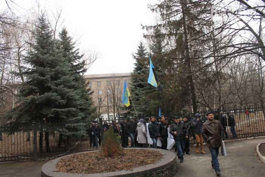 В Кривом Роге группа людей ворвалась в офис «Метинвеста», а милиция доставила в РОВД протестующих (фото) - фото 1 В Кривом Роге группа людей ворвалась в офис «Метинвеста», а милиция доставила в РОВД протестующих (фото) - фото 1