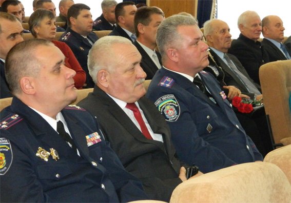 Правоохоронці Кіровоградщини приймали вітання з нагоди професійного свята (фото) - фото 1 Правоохоронці Кіровоградщини приймали вітання з нагоди професійного свята (фото) - фото 1