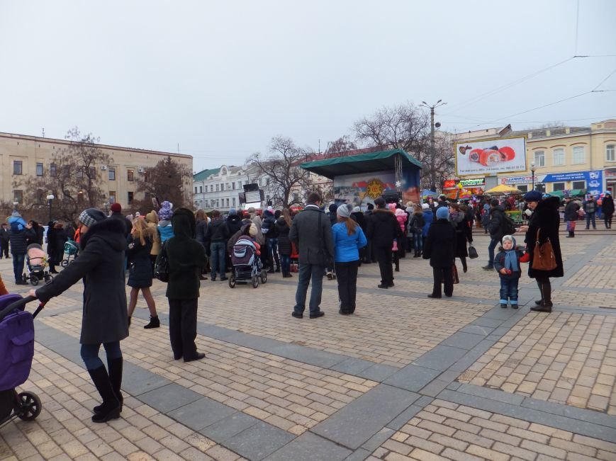 В Кировограде проходит открытие главной елки области (фото) - фото 1 В Кировограде проходит открытие главной елки области (фото) - фото 1
