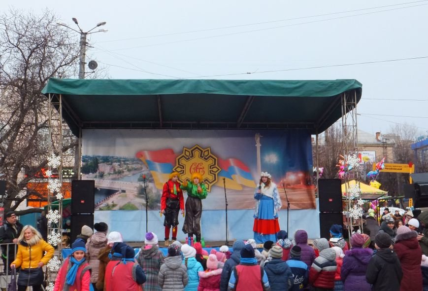 В Кировограде проходит открытие главной елки области (фото) - фото 1 В Кировограде проходит открытие главной елки области (фото) - фото 1