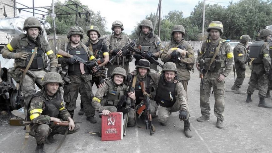 У Львові простяться з новітнім Героєм АТО (ФОТО) (фото) - фото 1 У Львові простяться з новітнім Героєм АТО (ФОТО) (фото) - фото 1