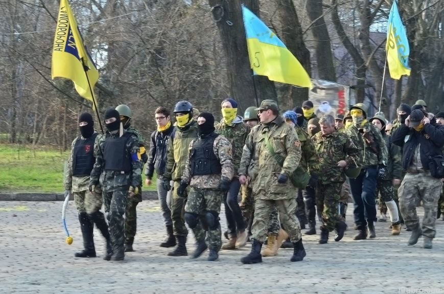 Активисты в масках анонимуса демонтировали стоянку у дельфинария «Немо» (ФОТО) (фото) - фото 1 Активисты в масках анонимуса демонтировали стоянку у дельфинария «Немо» (ФОТО) (фото) - фото 1