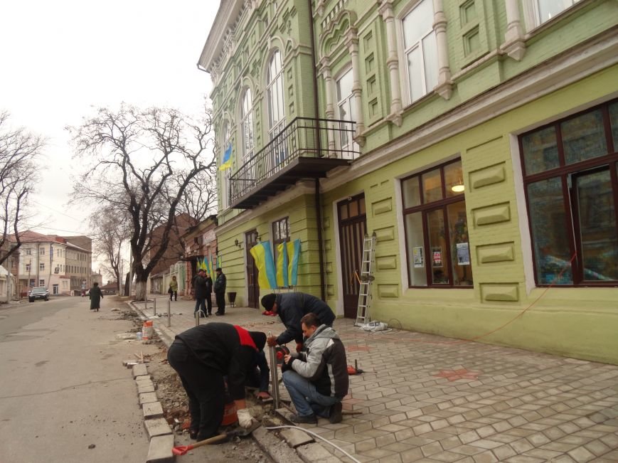 Для мариупольцев готовится иллюминационный подарок (ФОТОФАКТ) (фото) - фото 1 Для мариупольцев готовится иллюминационный подарок (ФОТОФАКТ) (фото) - фото 1