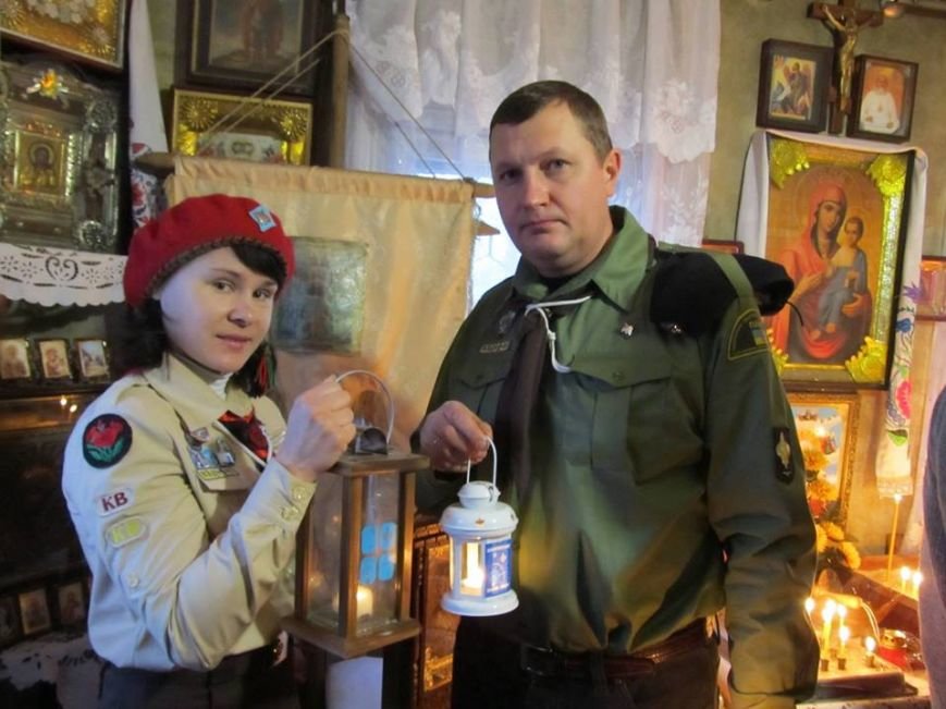 Вифлеемский огонь мира уже в Славянске! (фото) - фото 1 Вифлеемский огонь мира уже в Славянске! (фото) - фото 1