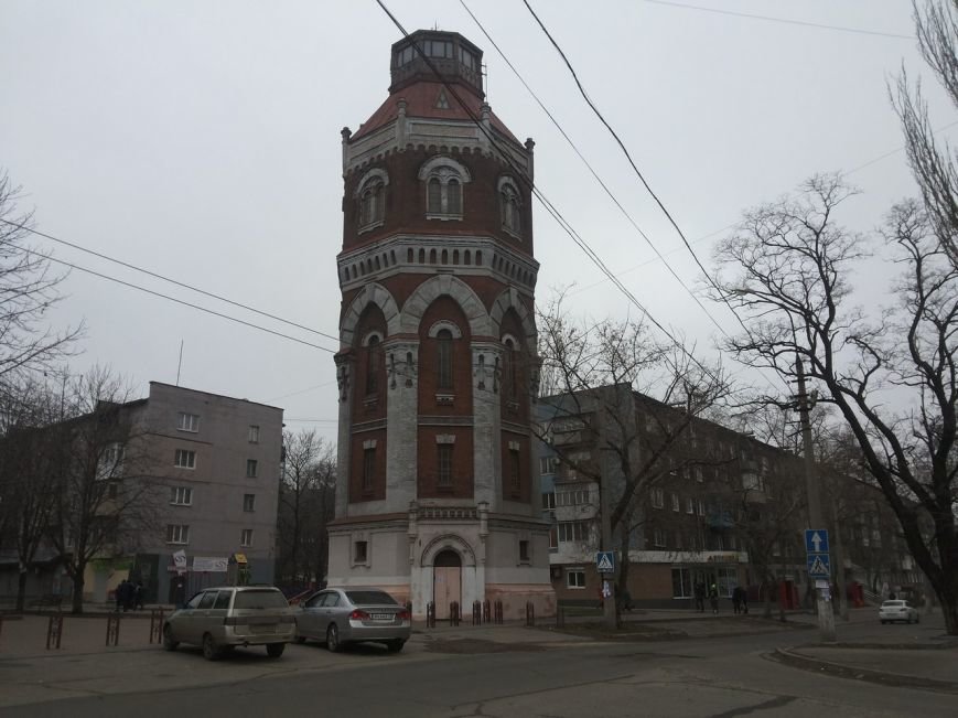 В Мариуполе городской совет переехал в водонапорную башню (ФОТОФАКТ) (фото) - фото 1 В Мариуполе городской совет переехал в водонапорную башню (ФОТОФАКТ) (фото) - фото 1