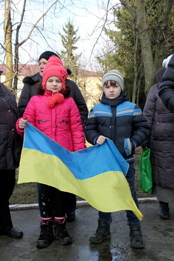 У Львові Героїв АТО зустріли вдома зі сльозами та хвилиною мовчання за побратимами, які вже не повернуться (ФОТОРЕПОТАЖ) (фото) - фото 26 У Львові Героїв АТО зустріли вдома зі сльозами та хвилиною мовчання за побратимами, які вже не повернуться (ФОТОРЕПОТАЖ) (фото) - фото 26