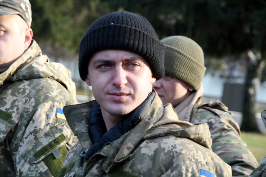 У Львові Героїв АТО зустріли вдома зі сльозами та хвилиною мовчання за побратимами, які вже не повернуться (ФОТОРЕПОТАЖ) (фото) - фото 3 У Львові Героїв АТО зустріли вдома зі сльозами та хвилиною мовчання за побратимами, які вже не повернуться (ФОТОРЕПОТАЖ) (фото) - фото 3