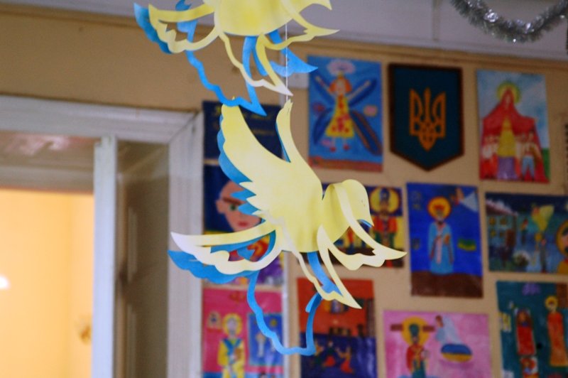 У Львові діти, які мають п'ять та більше братиків та сестричок, отримали від Святого Миколая подарунки (ФОТОРЕПОРТАЖ) (фото) - фото 8 У Львові діти, які мають п'ять та більше братиків та сестричок, отримали від Святого Миколая подарунки (ФОТОРЕПОРТАЖ) (фото) - фото 8