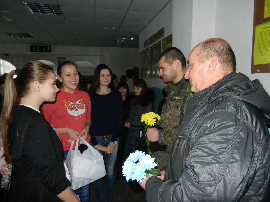 Встречи со школьниками-волонтёрами - лучшее лекарство для воинов в отпуске (ФОТО) (фото) - фото 1 Встречи со школьниками-волонтёрами - лучшее лекарство для воинов в отпуске (ФОТО) (фото) - фото 1