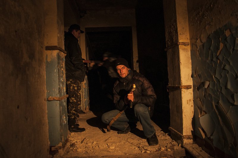 ФОТОРЕПОРТАЖ: Запорожская Самооборона Майдана провела показательные учения с захватом здания (фото) - фото 4
