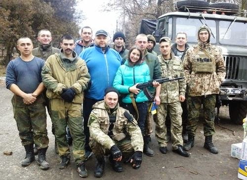 Житомирские волонтеры передали гуманитарную помощь военным в Славянске. (фото) - фото 2 Житомирские волонтеры передали гуманитарную помощь военным в Славянске. (фото) - фото 2