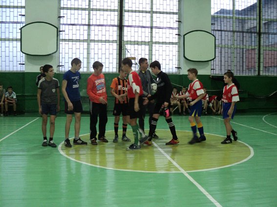 Рокитнівські правоохоронці виступили організаторами змагань з міні- футболу серед дітей (фото) - фото 1 Рокитнівські правоохоронці виступили організаторами змагань з міні- футболу серед дітей (фото) - фото 1