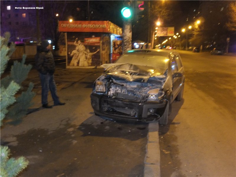 В Одессе автомобиль врезался в маршрутку и загорелся (ФОТО) (фото) - фото 1 В Одессе автомобиль врезался в маршрутку и загорелся (ФОТО) (фото) - фото 1