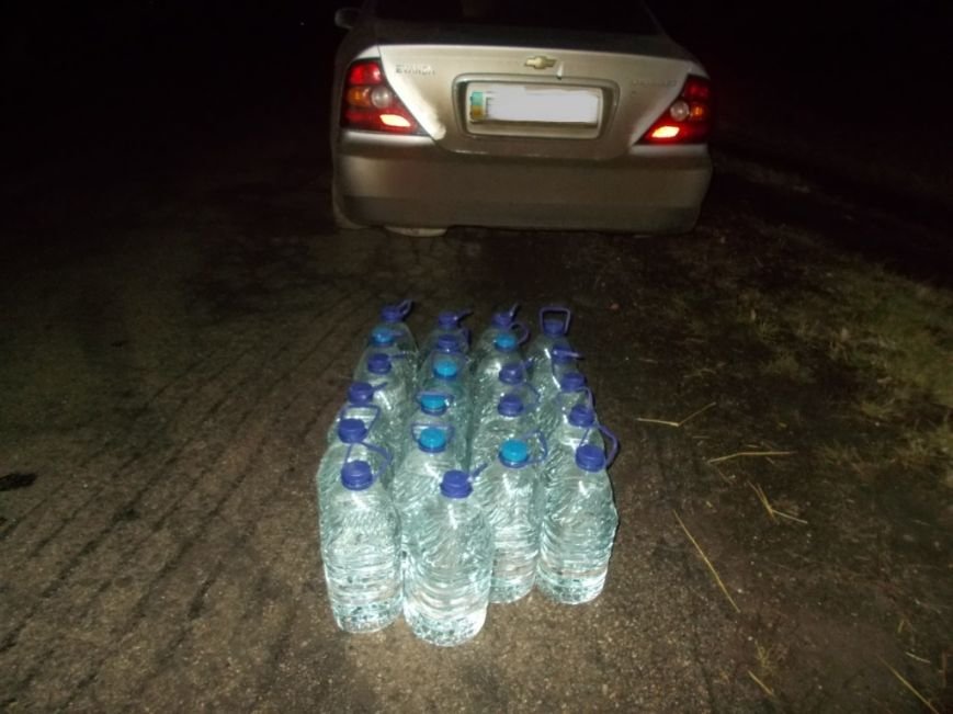 В Кировоградской области задержали автомобиль, водитель которого перевозил более 100 литров спирта (фото) (фото) - фото 1 В Кировоградской области задержали автомобиль, водитель которого перевозил более 100 литров спирта (фото) (фото) - фото 1