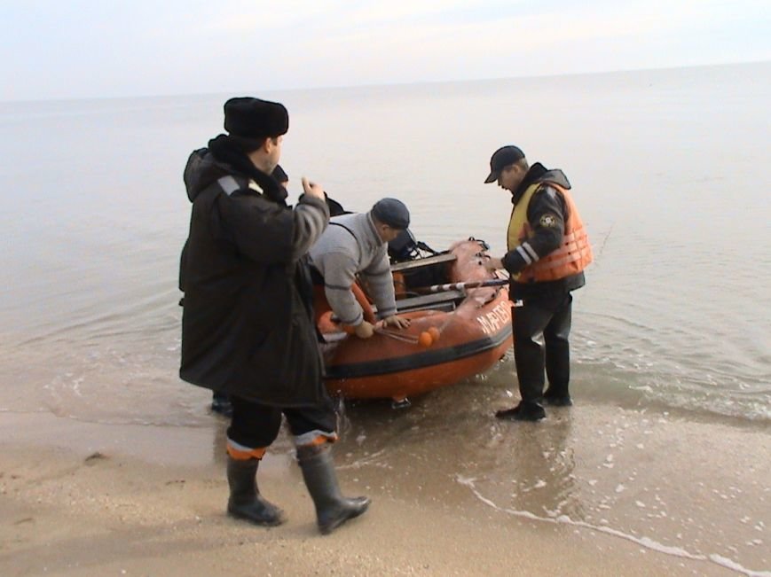 Под Мариуполем мина, взорвавшаяся на берегу моря, чуть не разрушила жилой дом (ФОТО) (фото) - фото 1 Под Мариуполем мина, взорвавшаяся на берегу моря, чуть не разрушила жилой дом (ФОТО) (фото) - фото 1