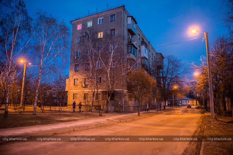 На улице Малопанасовской теперь вновь засветили фонари (фото) - фото 1 На улице Малопанасовской теперь вновь засветили фонари (фото) - фото 1
