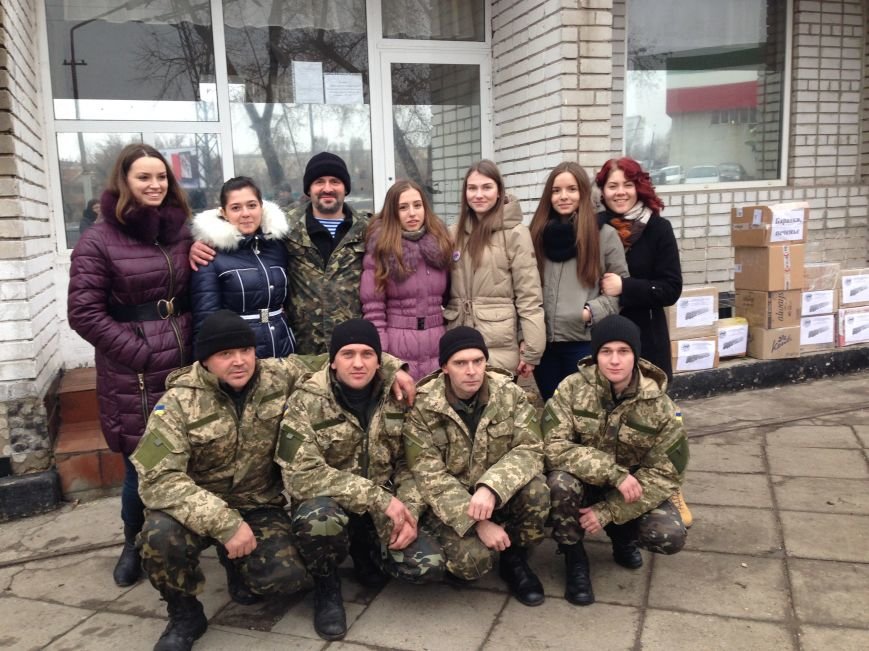 В Запорожье студенты училища моды и стиля шьют для военных..., фото-13 В Запорожье студенты училища моды и стиля шьют для военных спальники и вяжут теплые носки (ФОТО), фото-13