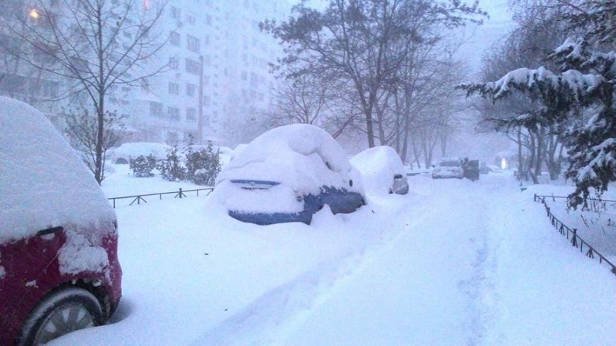 Под Одессой в сугробах застревают поезда (фото) - фото 1 Под Одессой в сугробах застревают поезда (фото) - фото 1