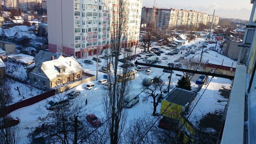 Отважные одесситы часами добираются утром на работу пешком (ФОТО) (фото) - фото 6 Отважные одесситы часами добираются утром на работу пешком (ФОТО) (фото) - фото 6