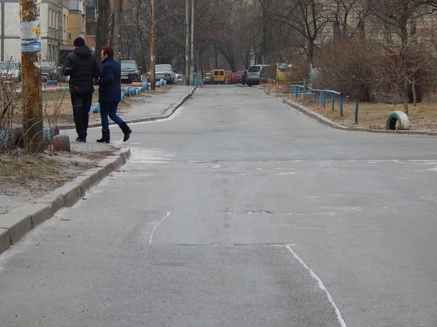 В первый день Нового года киевляне страдают от гололеда (ФОТО) (фото) - фото 1 В первый день Нового года киевляне страдают от гололеда (ФОТО) (фото) - фото 1