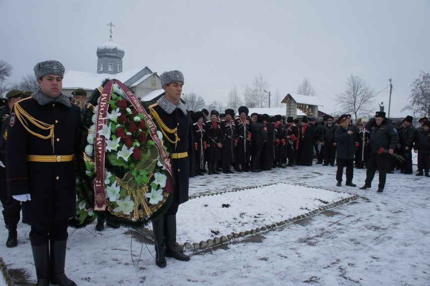 Почтили память воинов, погибших в локальных конфликтах (фото) - фото 1 Почтили память воинов, погибших в локальных конфликтах (фото) - фото 1