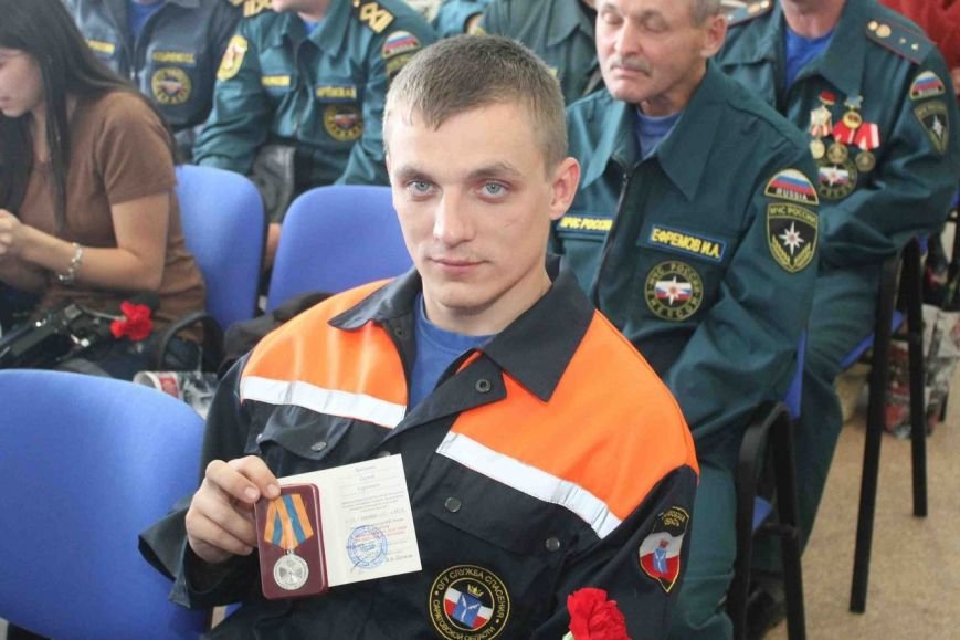 МЧСник из России отправился «в отпуск» на Донбасс убивать людей (ФОТО) (фото) - фото 1 МЧСник из России отправился «в отпуск» на Донбасс убивать людей (ФОТО) (фото) - фото 1