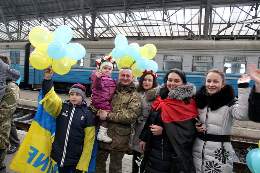 Сьогодні до Львова приїхали 350 Героїв АТО (ФОТОРЕПОРТАЖ) (фото) - фото 11 Сьогодні до Львова приїхали 350 Героїв АТО (ФОТОРЕПОРТАЖ) (фото) - фото 11