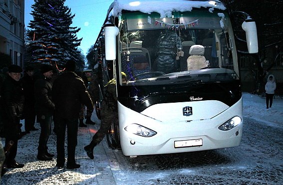 Закарпатські правоохоронці знову вирушили в зону АТО (ФОТО) (фото) - фото 1 Закарпатські правоохоронці знову вирушили в зону АТО (ФОТО) (фото) - фото 1