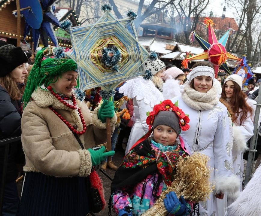 Різдвяний ярмарок відвідали 10 тисяч львів'ян та гостей міста (ФОТОРЕПОРТАЖ) (фото) - фото 2 Різдвяний ярмарок відвідали 10 тисяч львів'ян та гостей міста (ФОТОРЕПОРТАЖ) (фото) - фото 2