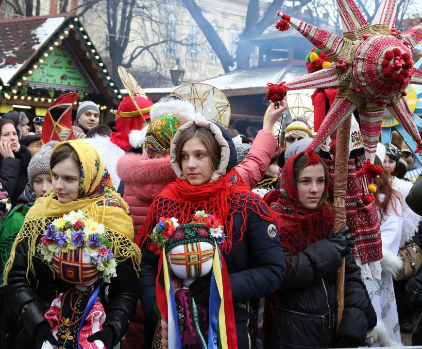Різдвяний ярмарок відвідали 10 тисяч львів'ян та гостей міста (ФОТОРЕПОРТАЖ) (фото) - фото 1 Різдвяний ярмарок відвідали 10 тисяч львів'ян та гостей міста (ФОТОРЕПОРТАЖ) (фото) - фото 1