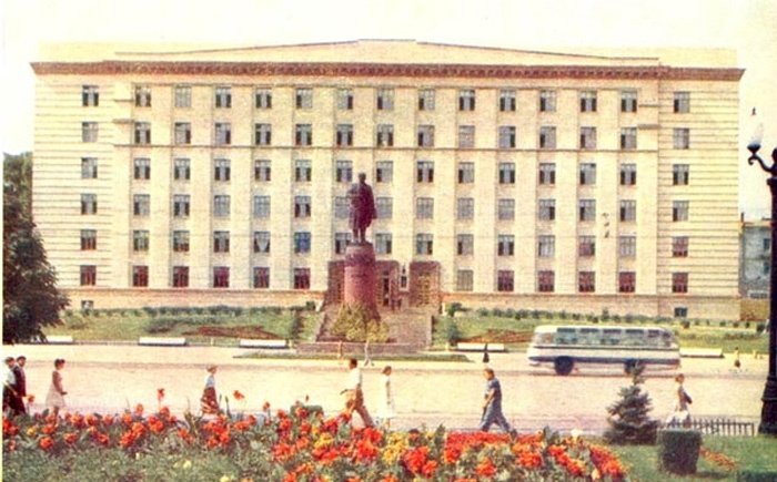 Как изменился центр Днепропетровска меньше, чем за 100 лет (фото) - фото 2 Как изменился центр Днепропетровска меньше, чем за 100 лет (фото) - фото 2