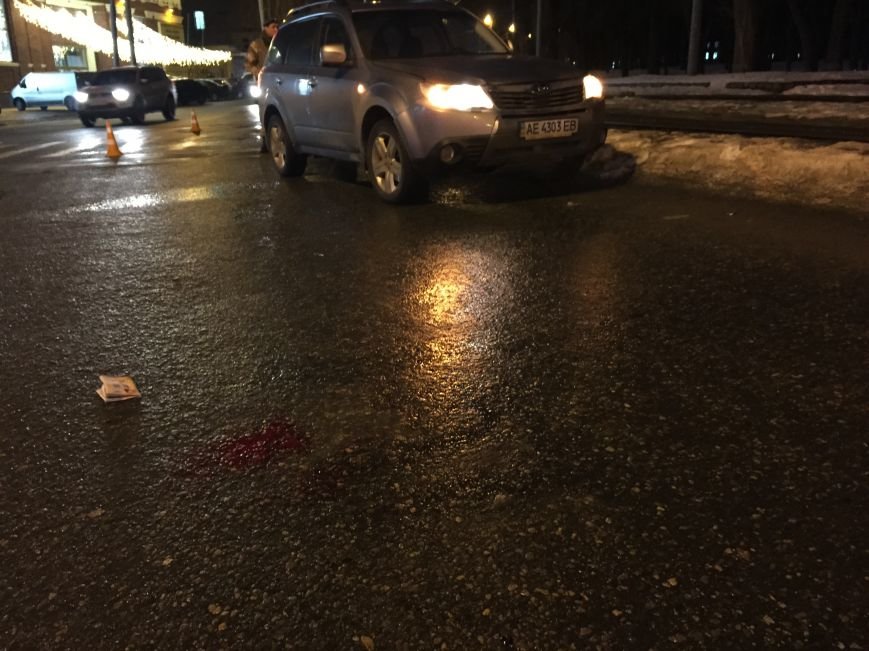 В Днепропетровске произошло ДТП, в результате которого пострадали 2 пешихода (фото) - фото 2 В Днепропетровске произошло ДТП, в результате которого пострадали 2 пешихода (фото) - фото 2