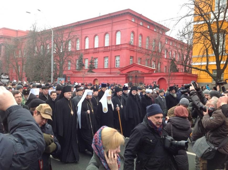В Киеве на акцию «Памяти жертв терроризма» собралось около 5 тысяч человек (Добавлено ФОТО) (фото) - фото 2 В Киеве на акцию «Памяти жертв терроризма» собралось около 5 тысяч человек (Добавлено ФОТО) (фото) - фото 2