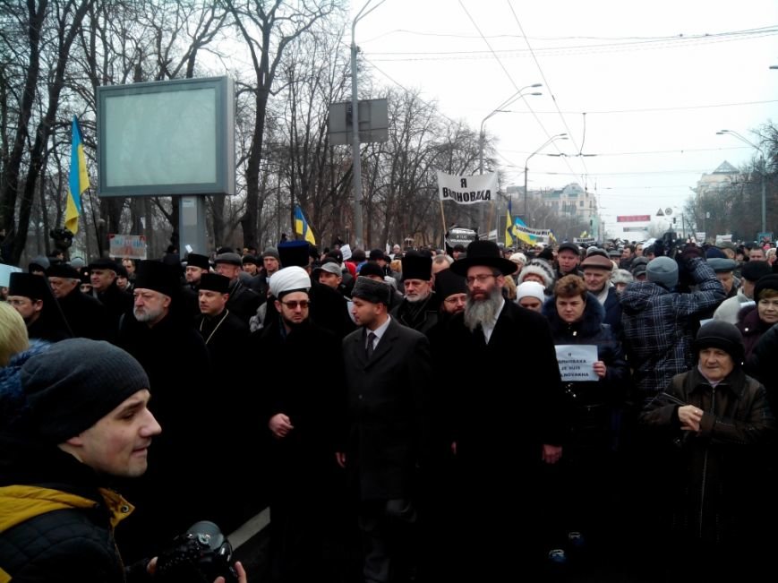 В Киеве на акцию «Памяти жертв терроризма» собралось около 5 тысяч человек (Добавлено ФОТО) (фото) - фото 1 В Киеве на акцию «Памяти жертв терроризма» собралось около 5 тысяч человек (Добавлено ФОТО) (фото) - фото 1