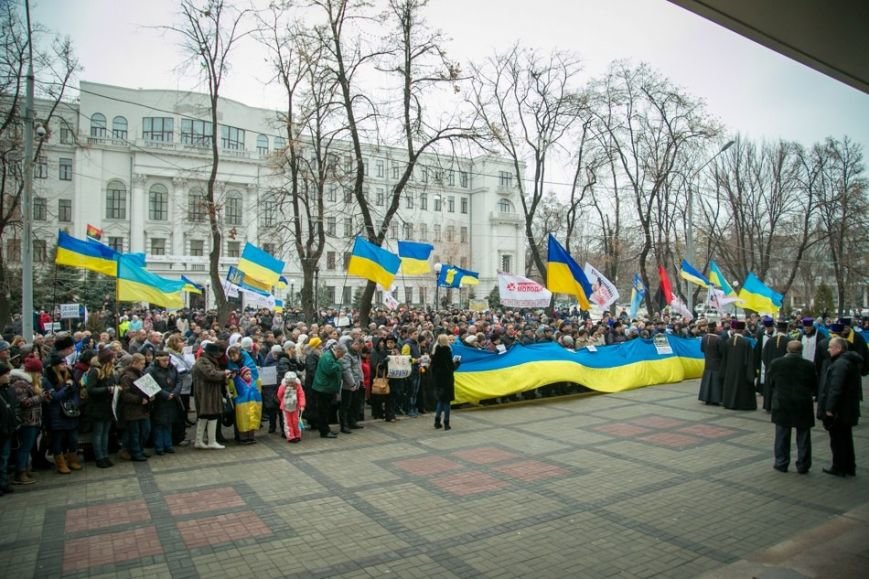 Марш против терроризма в Днепропетровске в лицах (ФОТОРЕПОРТАЖ, ВИДЕО) (фото) - фото 1 Марш против терроризма в Днепропетровске в лицах (ФОТОРЕПОРТАЖ, ВИДЕО) (фото) - фото 1